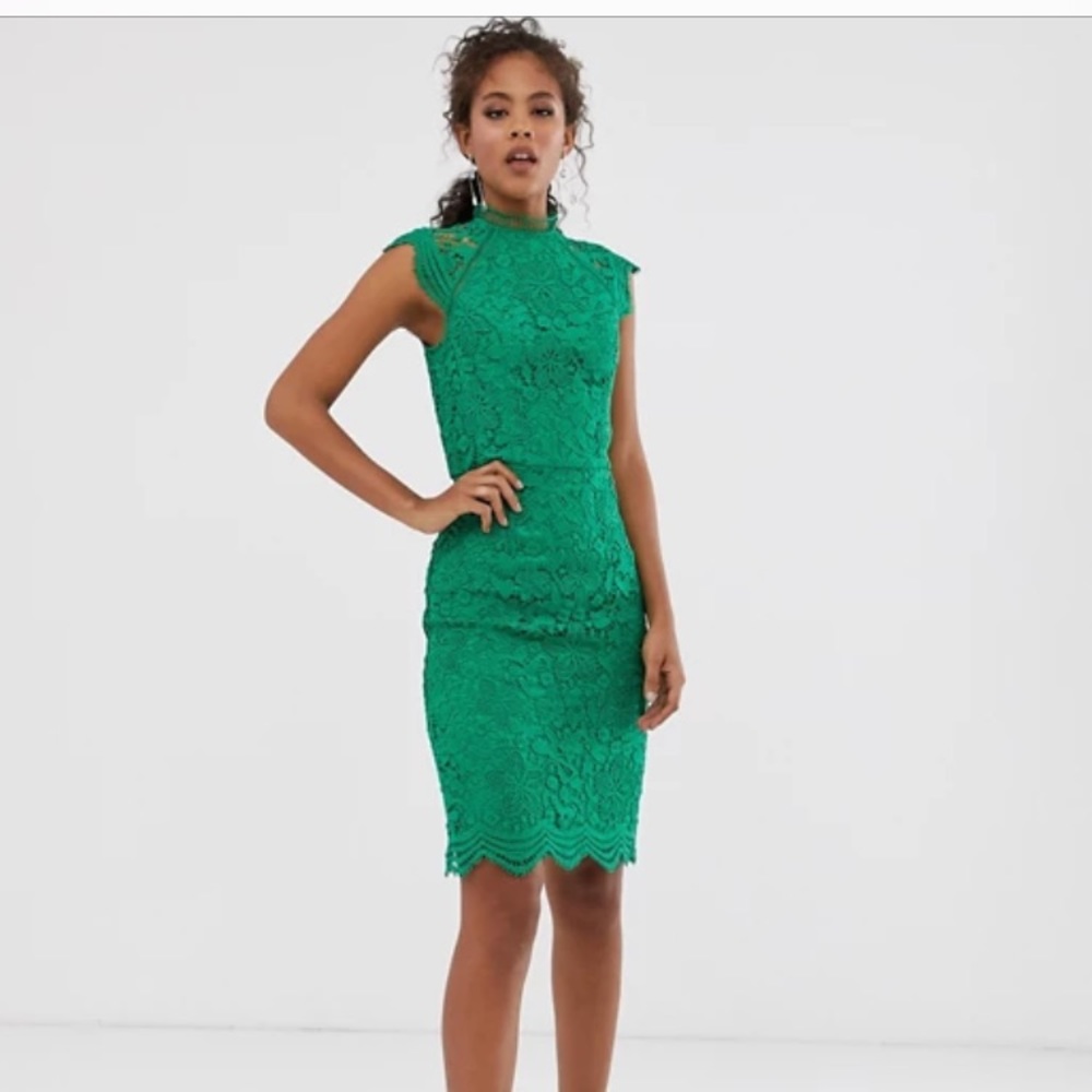 Chi chi’s of London tall scallop lace dress⭐️